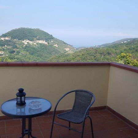 B&B La Taverna Degli Angeli Vezzi Portio Kültér fotó