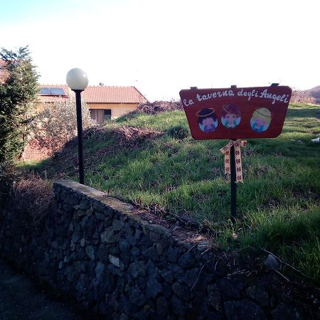 B&B La Taverna Degli Angeli Vezzi Portio Szoba fotó