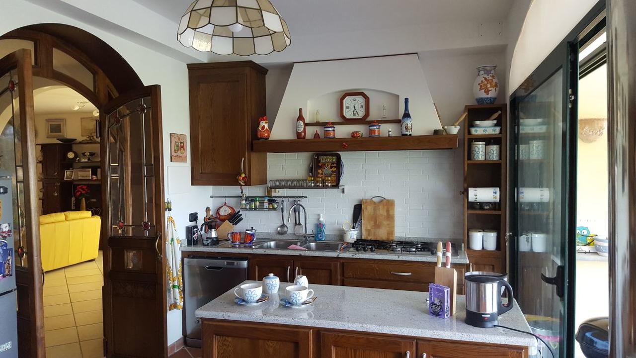 B&B La Taverna Degli Angeli Vezzi Portio Kültér fotó