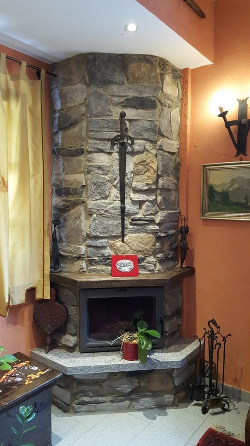 B&B La Taverna Degli Angeli Vezzi Portio Kültér fotó
