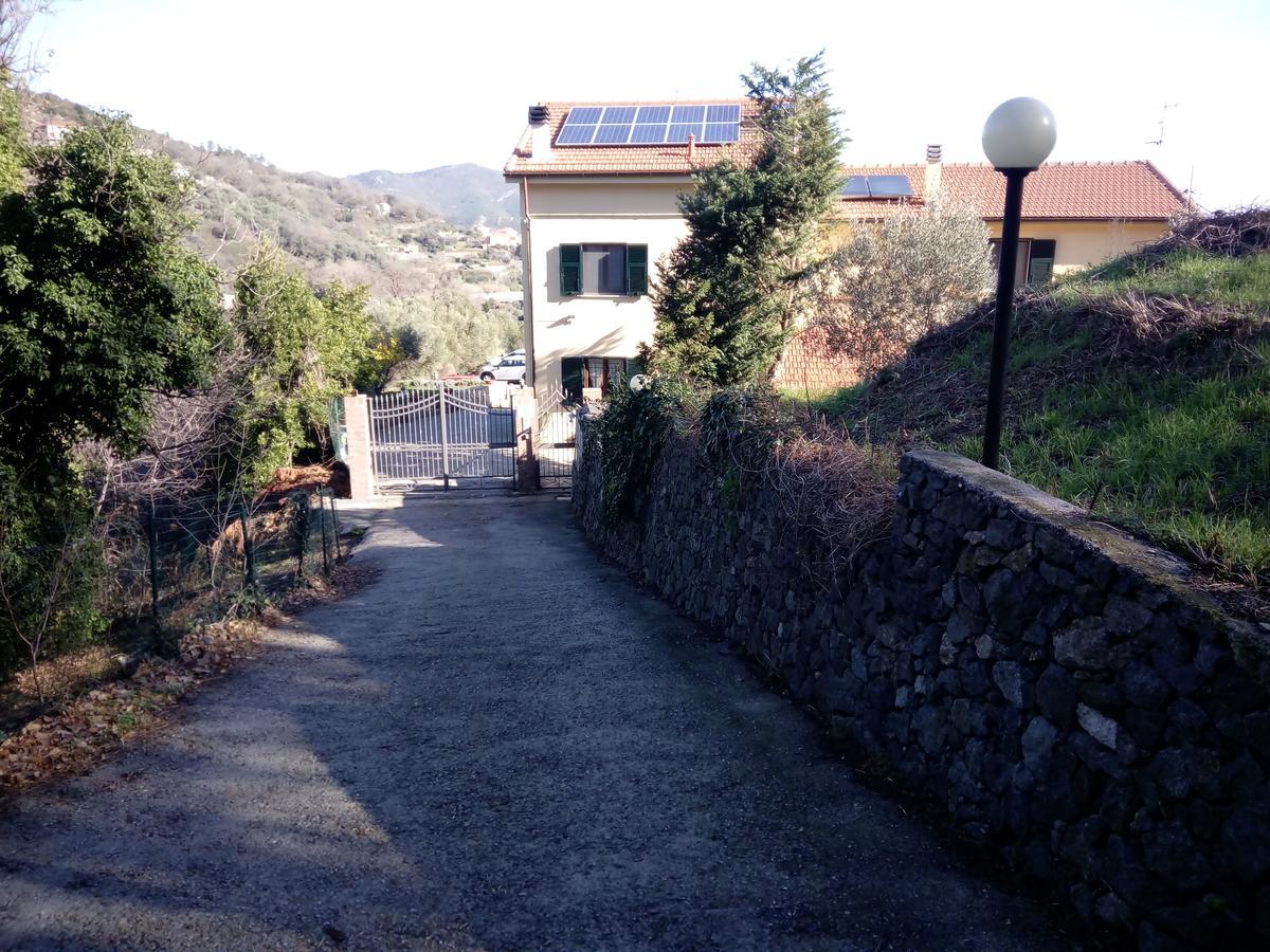 B&B La Taverna Degli Angeli Vezzi Portio Szoba fotó